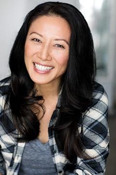 { name }},                                          actrice                                                                                  
 dans Amour, Gloire et Beauté