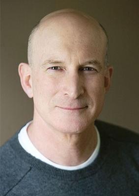 { name }},                                          acteur                                                                                  
 dans Amour, Gloire et Beauté
