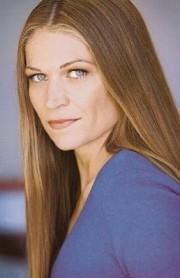 { name }},                                          actrice                                                                                  
 dans Amour, Gloire et Beauté