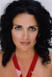 { name }},                                          actrice                                                                                  
 dans Les Feux de l'Amour
