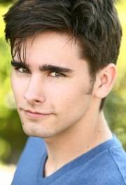{ name }},                                          acteur                                                                                  
 dans Les Feux de l'Amour