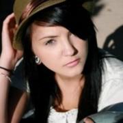 { name }},                                          actrice                                                                                  
 dans Amour, Gloire et Beauté