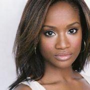 { name }},                                          actrice                                                                                  
 dans Les Feux de l'Amour