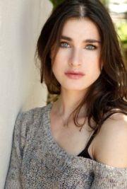 { name }},                                          actrice                                                                                  
 dans Amour, Gloire et Beauté