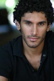 { name }},                                          acteur                                                                                  
 dans Les Feux de l'Amour