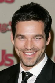 { name }},                                          acteur                                                                                  
 dans Les Feux de l'Amour