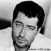 { name }},                                          acteur                                                                                  
 dans Amour, Gloire et Beauté