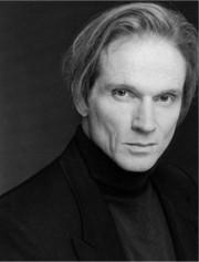 { name }},                                          acteur                                                                                  
 dans Les Feux de l'Amour