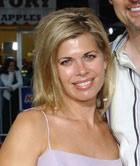 { name }},                                          actrice                                                                                  
 dans Les Feux de l'Amour