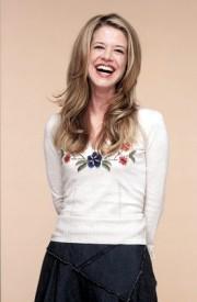 { name }},                                          actrice                                                                                  
 dans Les Feux de l'Amour