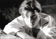 { name }},                                          acteur                                                                                  
 dans Les Feux de l'Amour