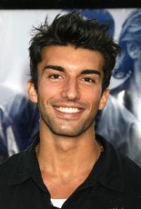 Carnet Rose : Justin Baldoni est papa !