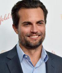 Une série de bonnes nouvelles pour Scott Elrod (Joe Clark)