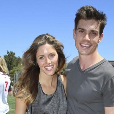 Tanner Novlan (Finn) et Kayla Ewell (ex-Caitlin) de Amour, Gloire et Beauté – Top Models sont parents pour la 2ème fois