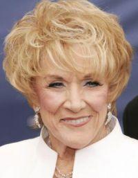 Katherine Chancellor (Jeanne Cooper) change de voix en France