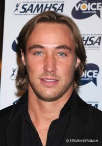 Kyle Lowder quitte Amour, Gloire et Beauté !