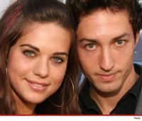 Lyndsy Fonseca demande le divorce