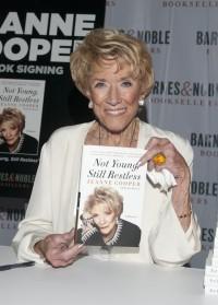 L'hommage à Jeanne Cooper disponible sur mytf1.com !